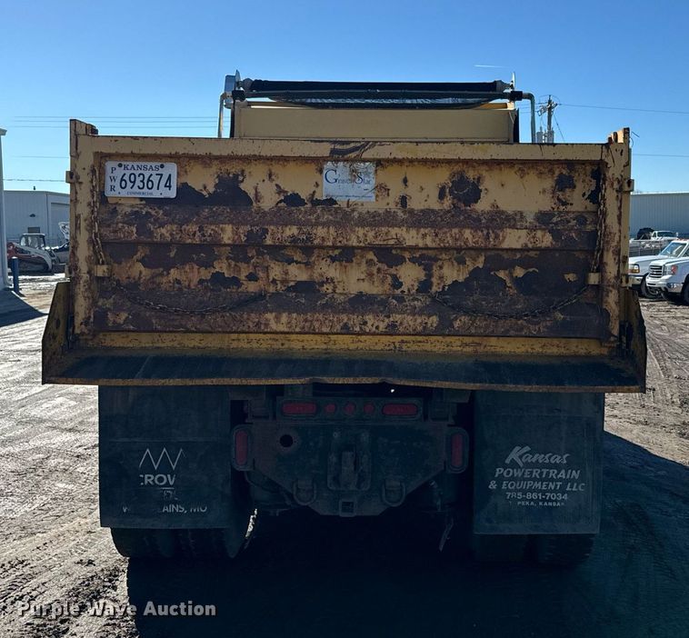 image for item NN9455 2005 International  8600 dump truck