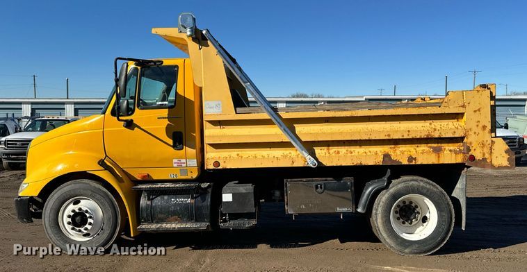 image for item NN9455 2005 International  8600 dump truck