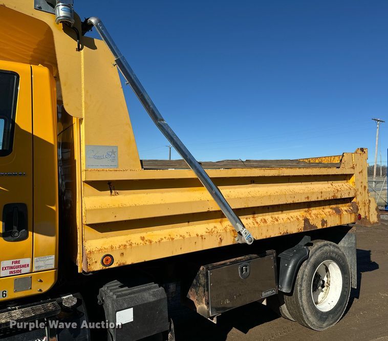 image for item NN9455 2005 International  8600 dump truck