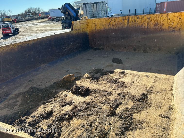 image for item NN9455 2005 International  8600 dump truck