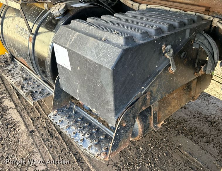 image for item NN9455 2005 International  8600 dump truck