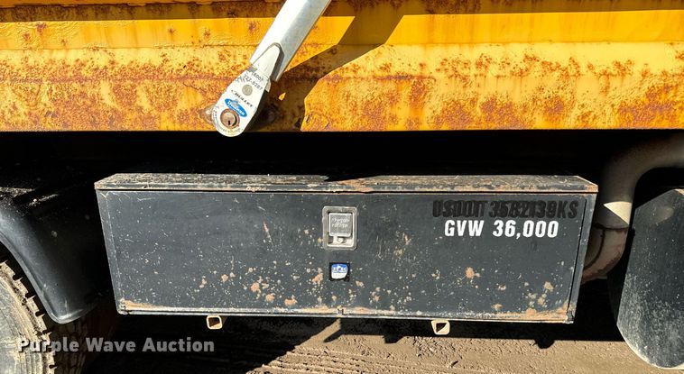 image for item NN9455 2005 International  8600 dump truck