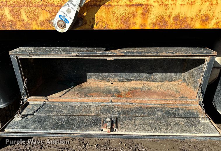 image for item NN9455 2005 International  8600 dump truck