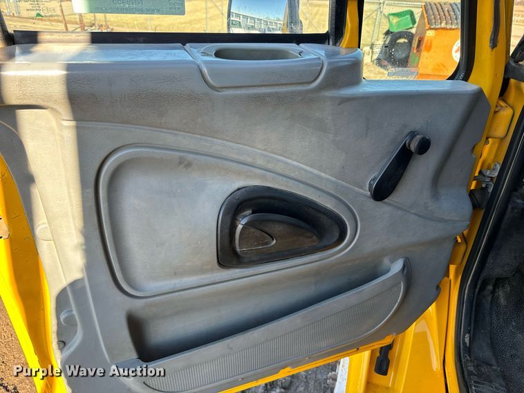 image for item NN9455 2005 International  8600 dump truck