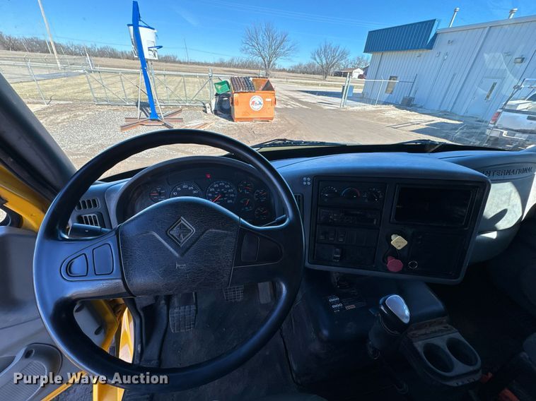 image for item NN9455 2005 International  8600 dump truck