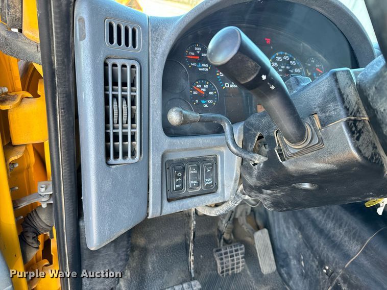 image for item NN9455 2005 International  8600 dump truck