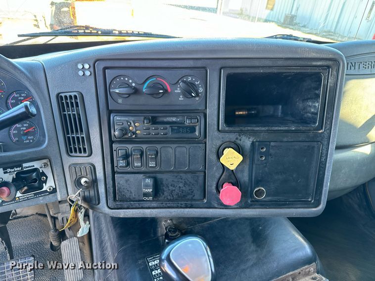 image for item NN9455 2005 International  8600 dump truck