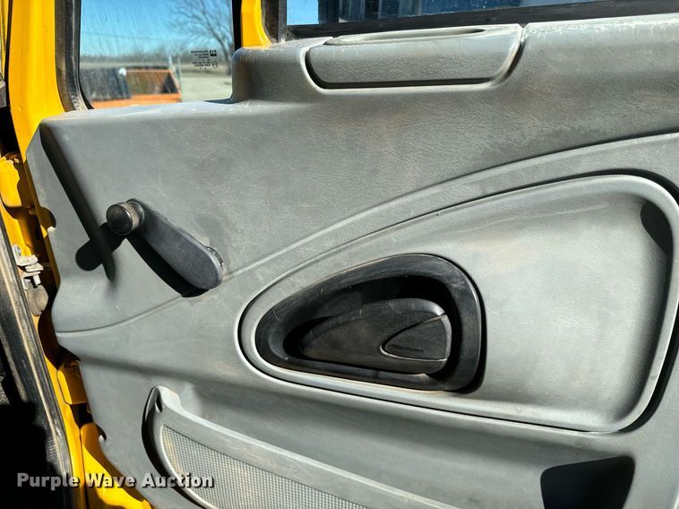 image for item NN9455 2005 International  8600 dump truck