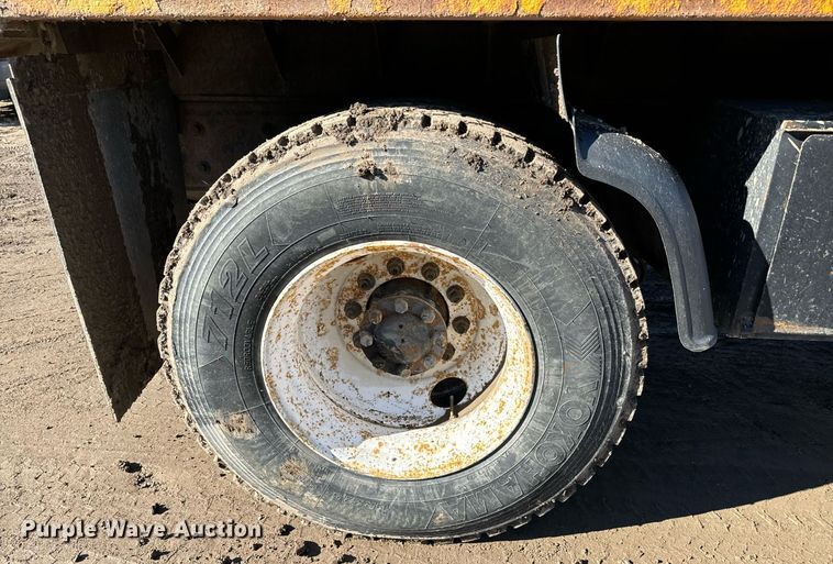 image for item NN9455 2005 International  8600 dump truck