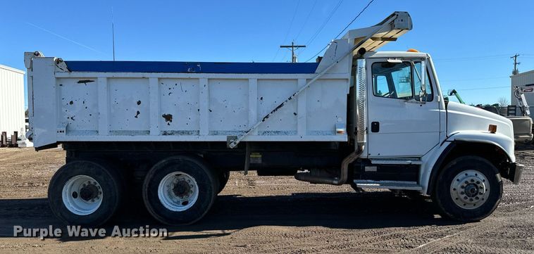 image for item NN9456 2000 Freightliner FL80 dump truck