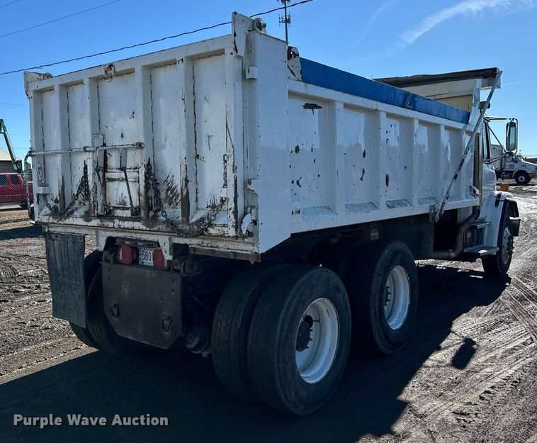 image for item NN9456 2000 Freightliner FL80 dump truck