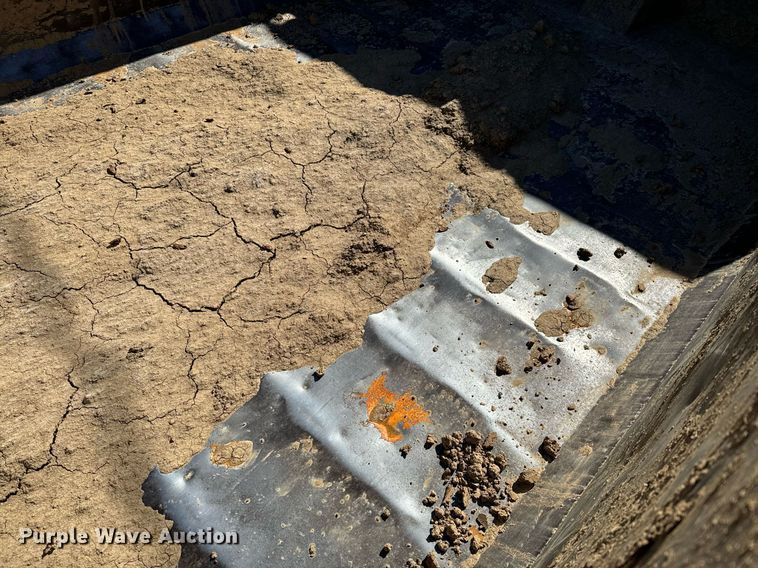 image for item NN9456 2000 Freightliner FL80 dump truck