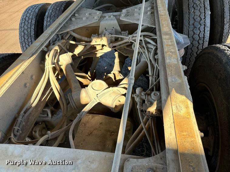 image for item NN9456 2000 Freightliner FL80 dump truck