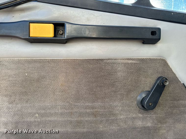 image for item NN9456 2000 Freightliner FL80 dump truck