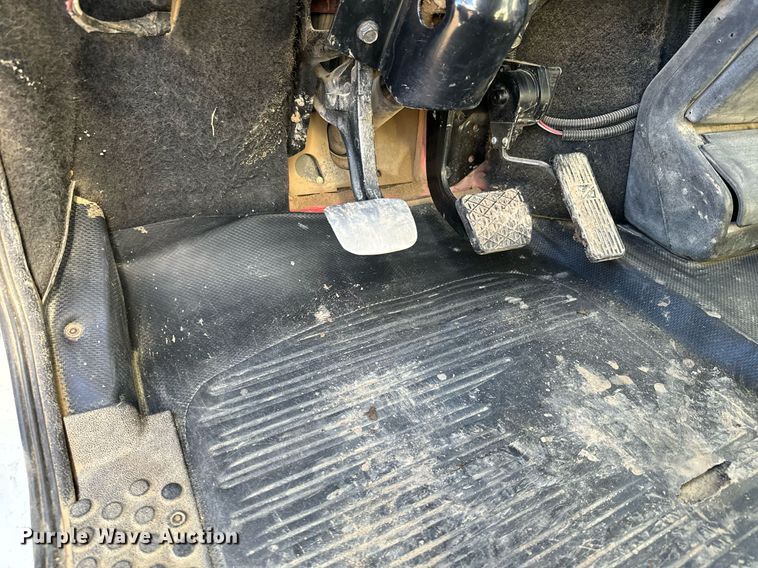 image for item NN9456 2000 Freightliner FL80 dump truck