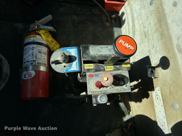 image for item NN9456 2000 Freightliner FL80 dump truck