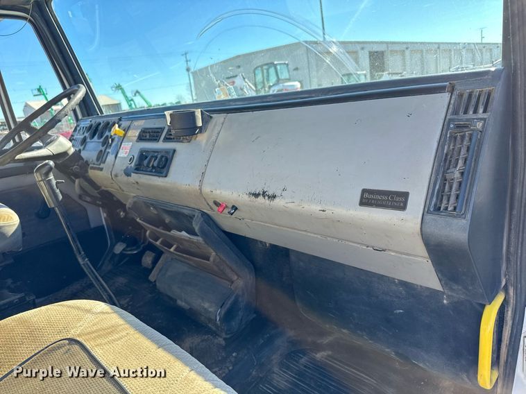 image for item NN9456 2000 Freightliner FL80 dump truck