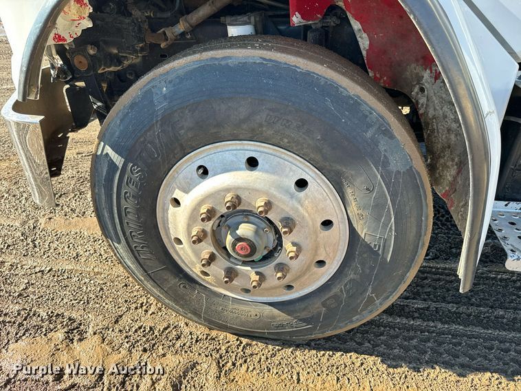 image for item NN9456 2000 Freightliner FL80 dump truck