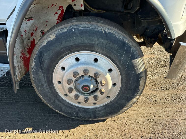 image for item NN9456 2000 Freightliner FL80 dump truck