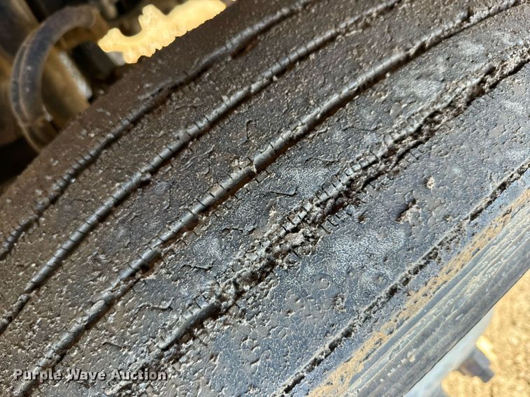 image for item NN9456 2000 Freightliner FL80 dump truck