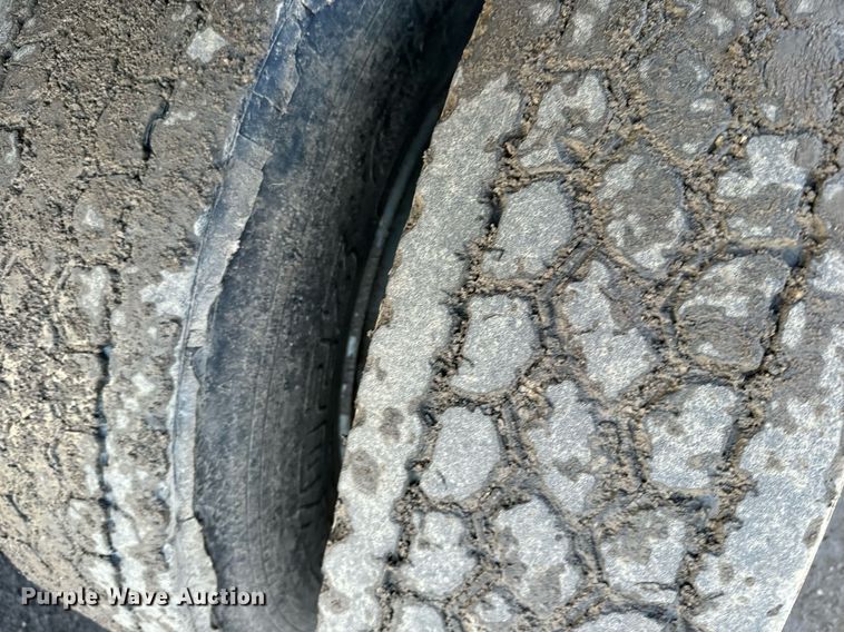 image for item NN9456 2000 Freightliner FL80 dump truck