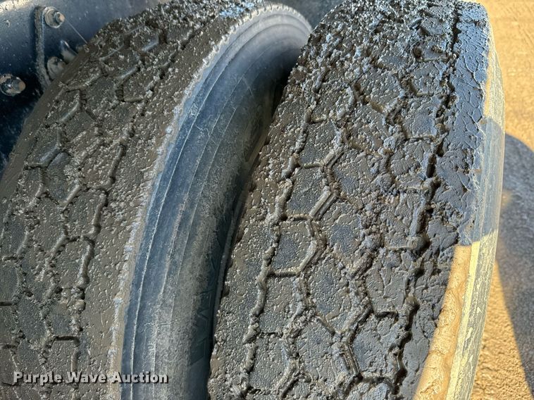 image for item NN9456 2000 Freightliner FL80 dump truck