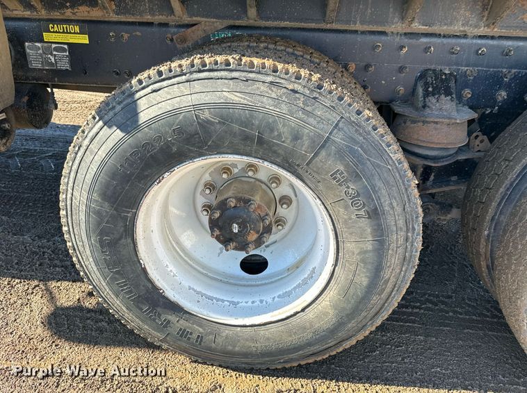 image for item NN9456 2000 Freightliner FL80 dump truck