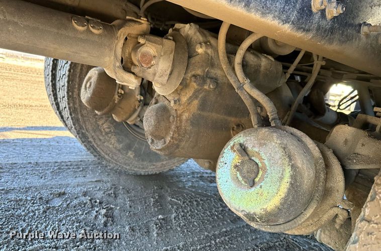 image for item NN9456 2000 Freightliner FL80 dump truck