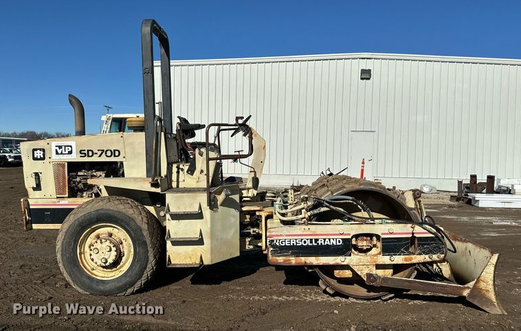 image for item NN9467 1995 Ingersoll Rand SD70D single drum vibratory roller