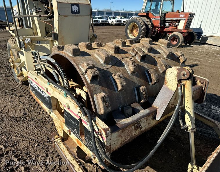 image for item NN9467 1995 Ingersoll Rand SD70D single drum vibratory roller