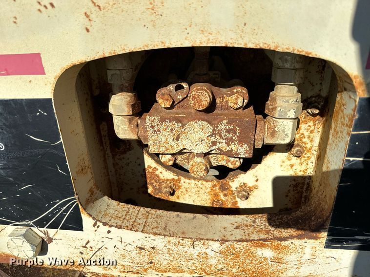 image for item NN9467 1995 Ingersoll Rand SD70D single drum vibratory roller