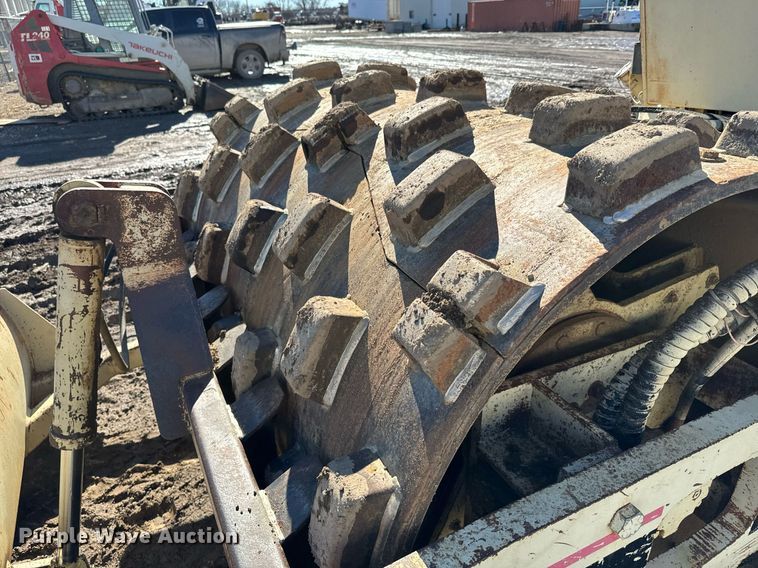 image for item NN9467 1995 Ingersoll Rand SD70D single drum vibratory roller