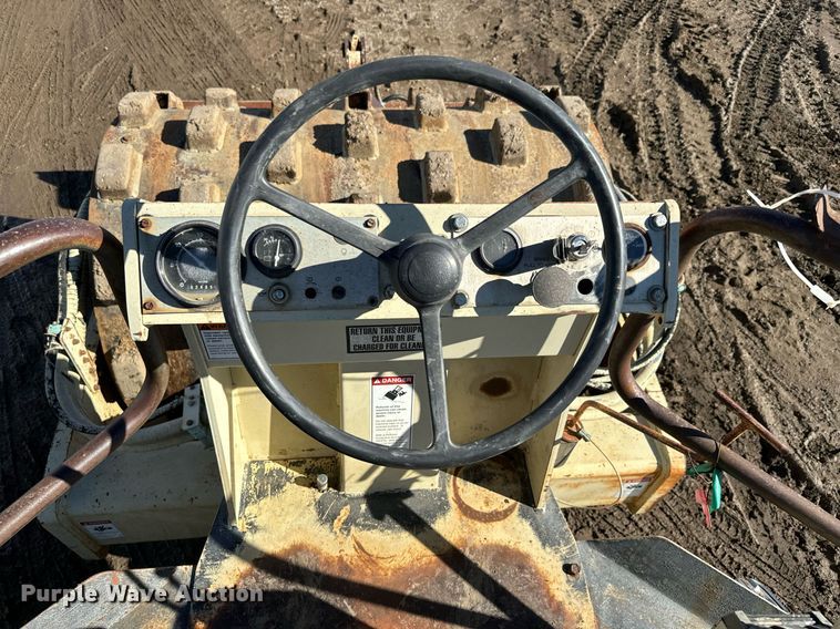 image for item NN9467 1995 Ingersoll Rand SD70D single drum vibratory roller
