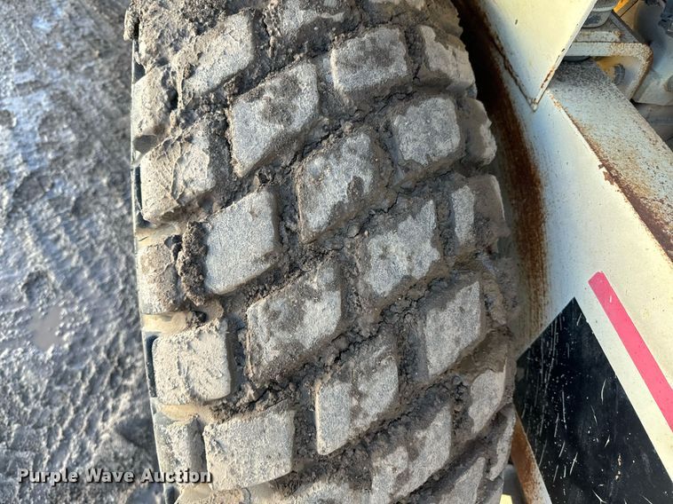 image for item NN9467 1995 Ingersoll Rand SD70D single drum vibratory roller