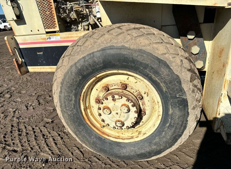 image for item NN9467 1995 Ingersoll Rand SD70D single drum vibratory roller