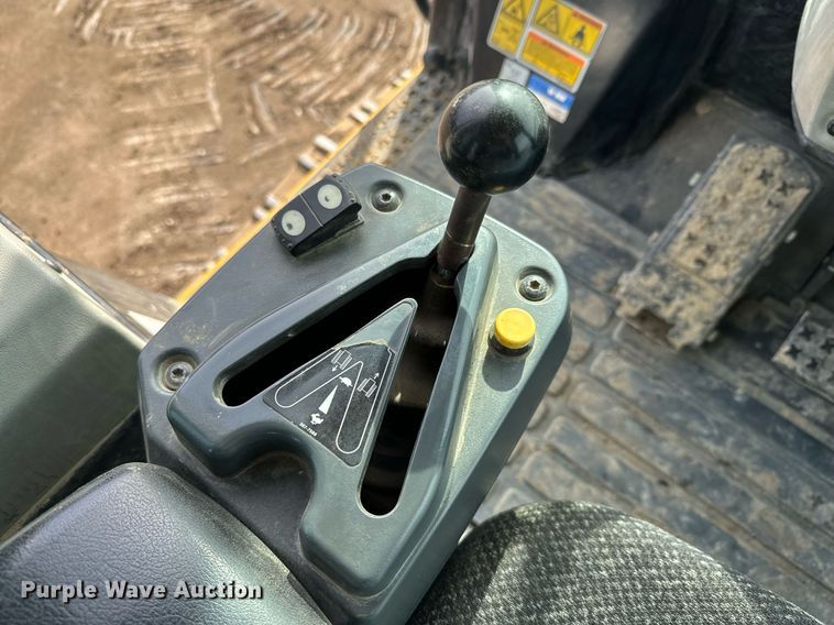 image for item NN9505 2013 Caterpillar  953D track loader