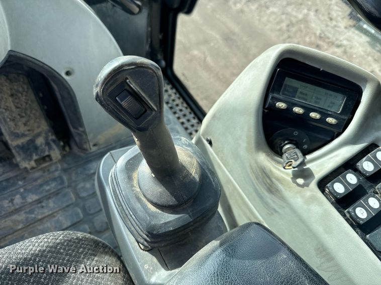 image for item NN9505 2013 Caterpillar  953D track loader