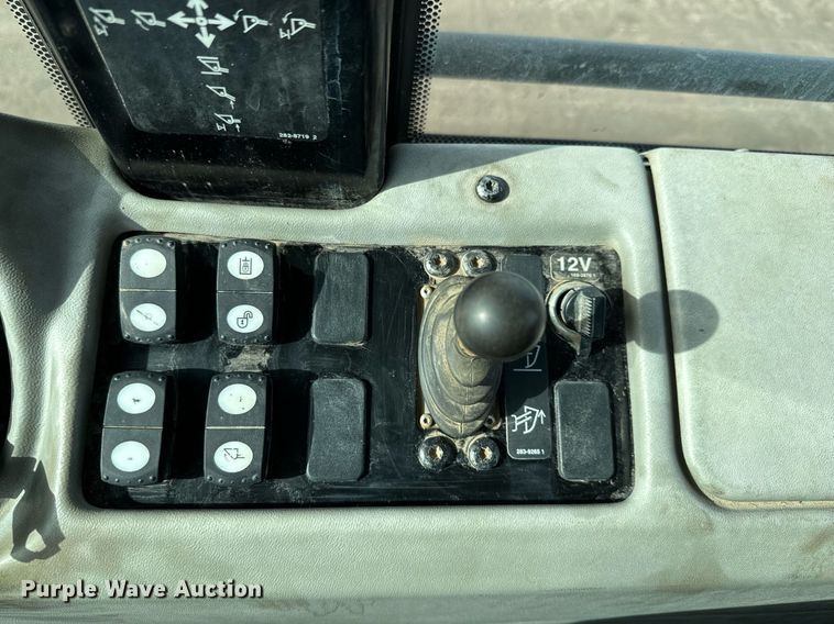 image for item NN9505 2013 Caterpillar  953D track loader