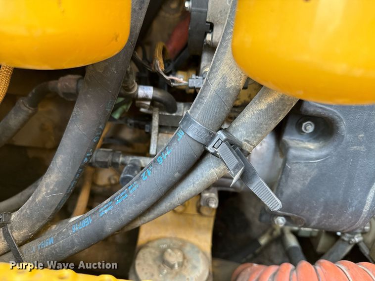 image for item NN9505 2013 Caterpillar  953D track loader