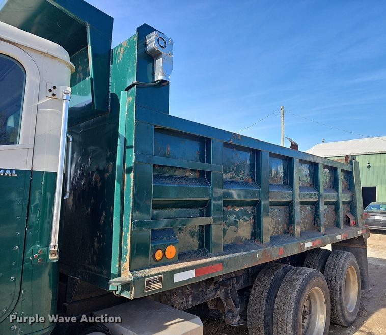 image for item NP9307 2007 International  9200i SBA  dump truck