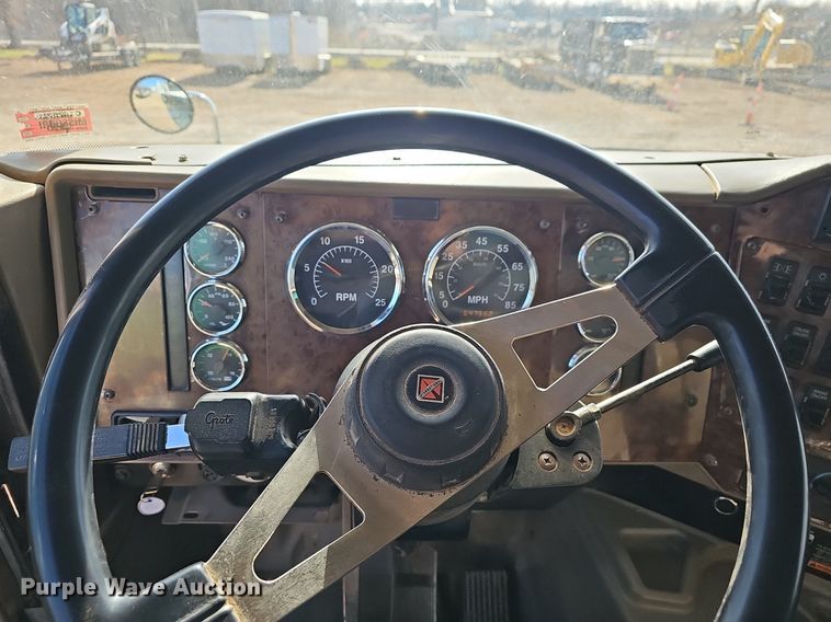 image for item NP9307 2007 International  9200i SBA  dump truck