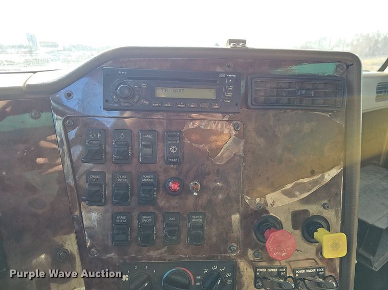 image for item NP9307 2007 International  9200i SBA  dump truck