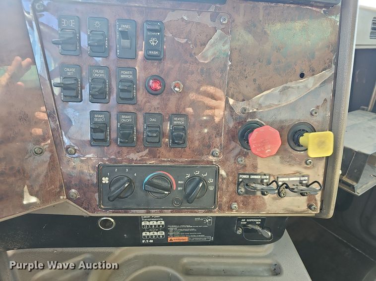 image for item NP9307 2007 International  9200i SBA  dump truck