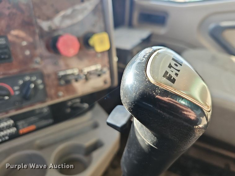 image for item NP9307 2007 International  9200i SBA  dump truck