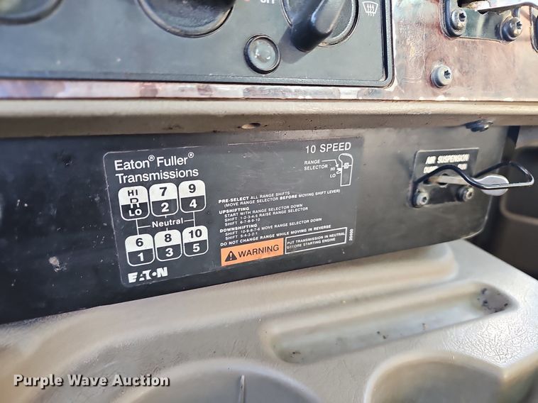 image for item NP9307 2007 International  9200i SBA  dump truck