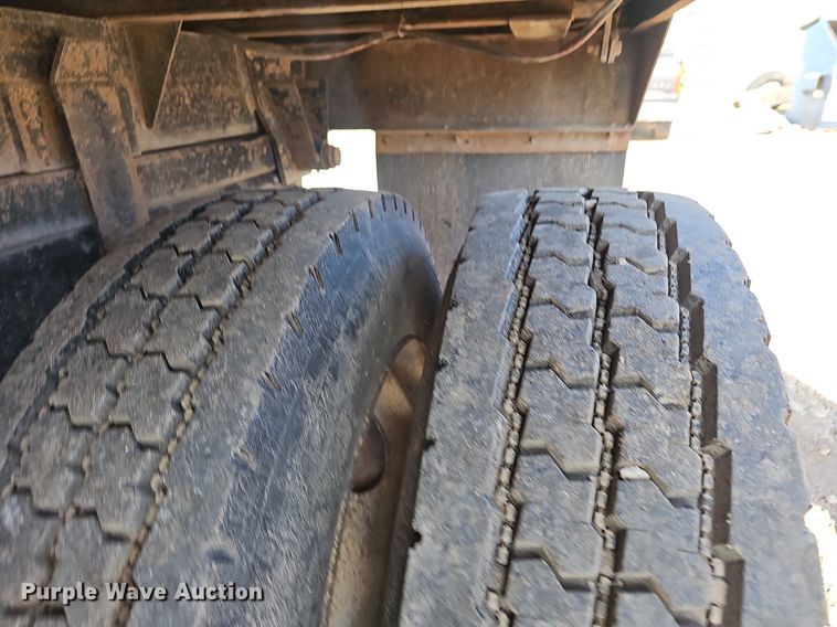 image for item NP9307 2007 International  9200i SBA  dump truck