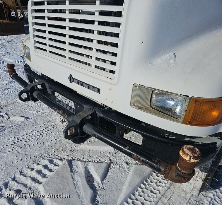 image for item NP9310 2000 International 4700 water truck