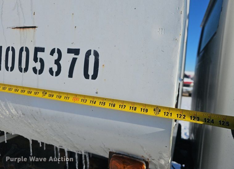 image for item NP9310 2000 International 4700 water truck