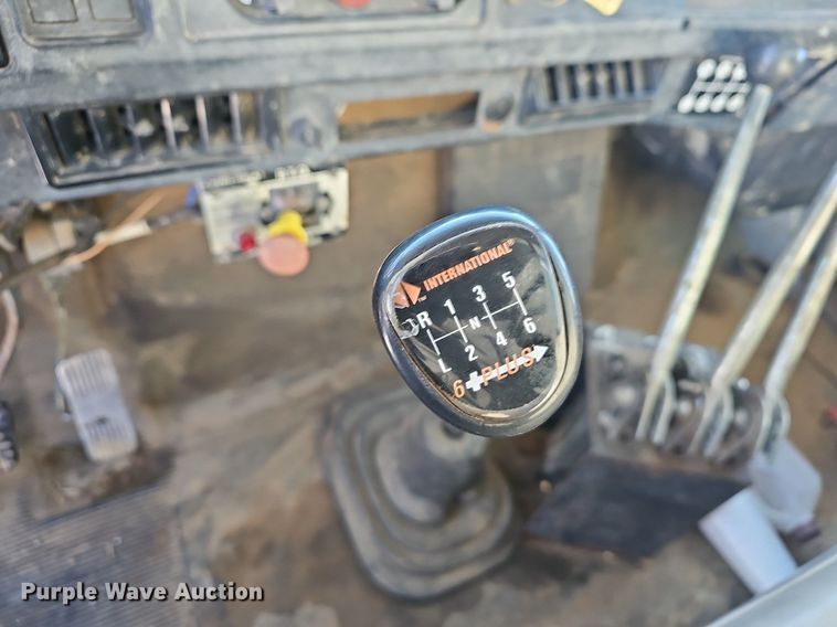 image for item NP9310 2000 International 4700 water truck