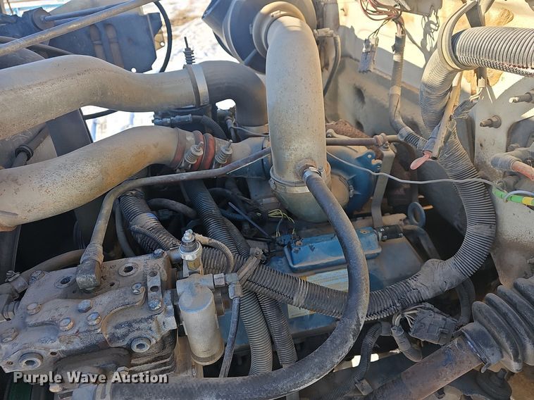 image for item NP9310 2000 International 4700 water truck